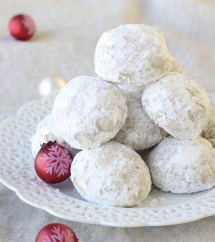 Pecan Snowball Cookies: A Delicious Holiday Dessert for Everyone