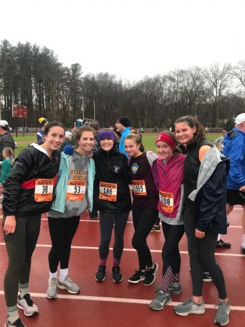 Runners Power Through the Weather for Hingham’s Annual Turkey Trot