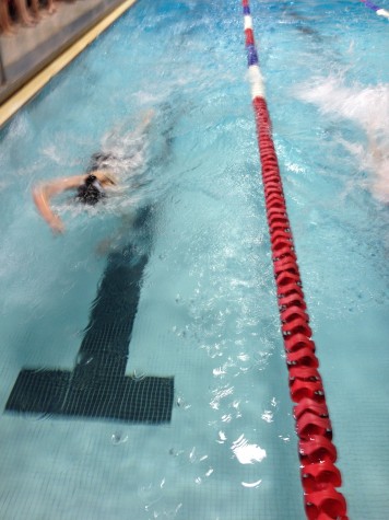 Sarah Smith swimming the 50 Freestyle.