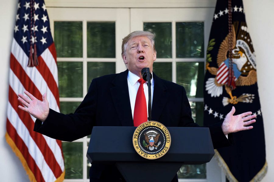 Trump announces the deal to reopen the government for three weeks (Olivier Douliery / Getty Images)