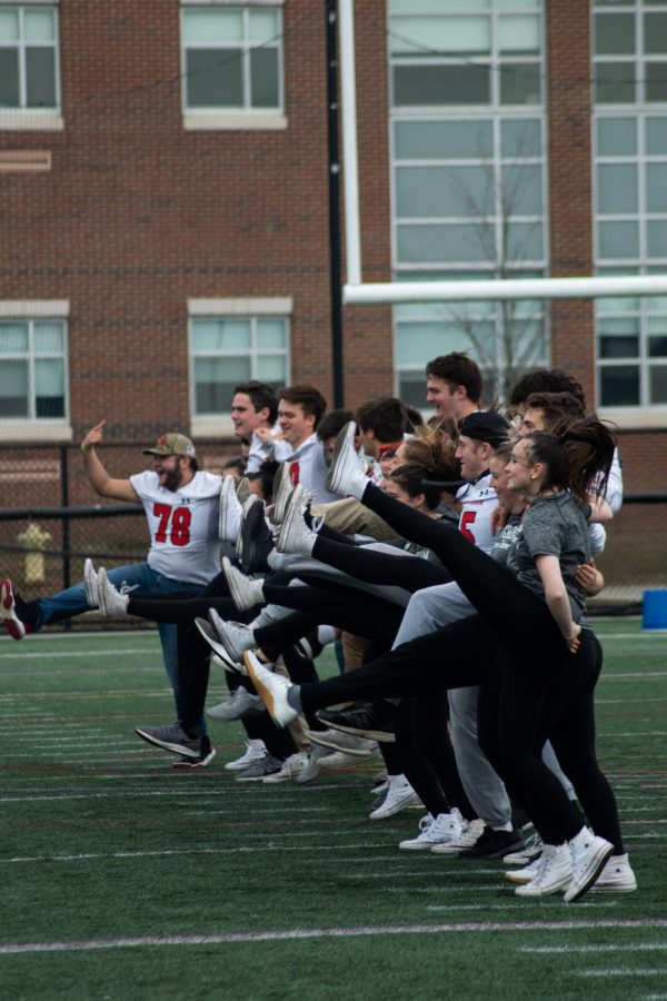 In a amusing event, the Football and Dance team showed their moves in an incredible dance routine. 