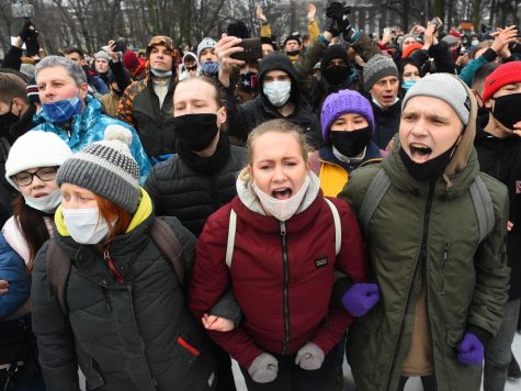 People Gather in St. Petersburg following Navalnys detainment.