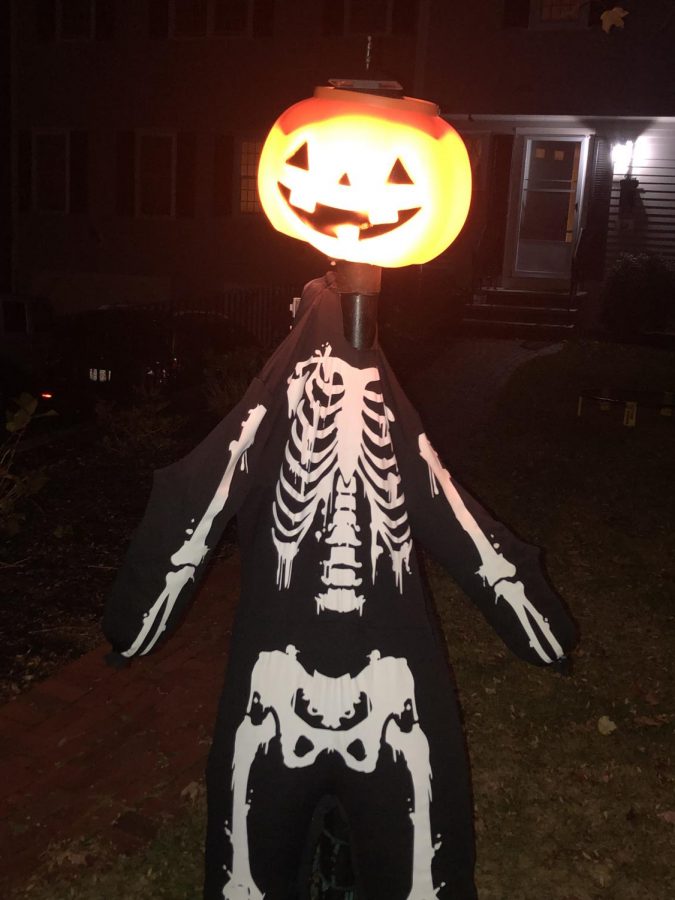 A+friendly+skeleton+decoration+at+a+Hingham+house.