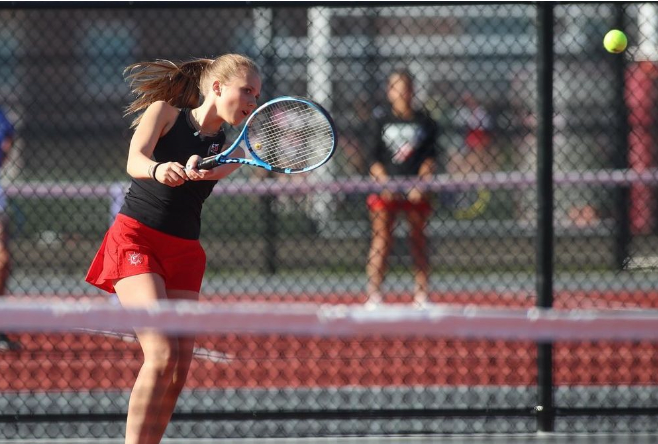 Veronica Ruth plays singles for the first time during the season and fought hard. 