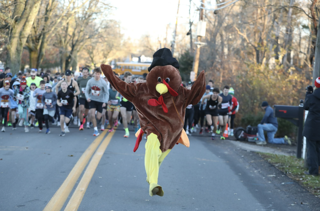 Turkey leading almost 1,900 runners at beginning of 2023 Turkey Trot Race