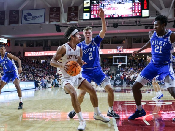 Duke star freshman Cooper Flagg locks down on defense. (Credit: Amy Zhang)
