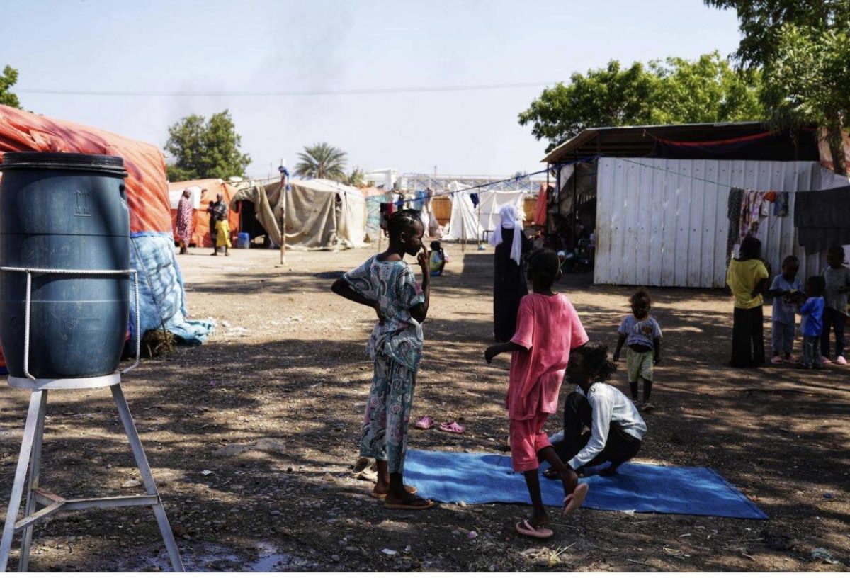 A group of internally displaced people from the Sudanese Civil War in Al Gedaref State. 